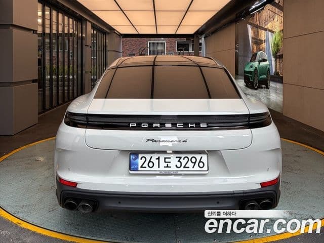 Porsche Panamera (976), 2025 4