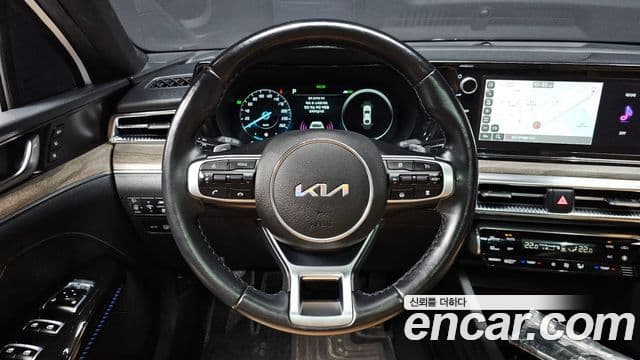 Kia K5 гибрид 3세대 Signature, 2022 13