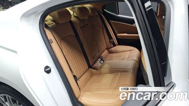 Genesis The / новый New G70, 2023 12