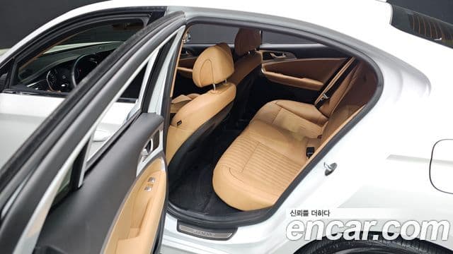 Genesis The / новый New G70, 2023 13