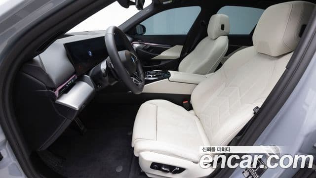 BMW 5시리즈 (G60) 523d M Sport, 2025 11