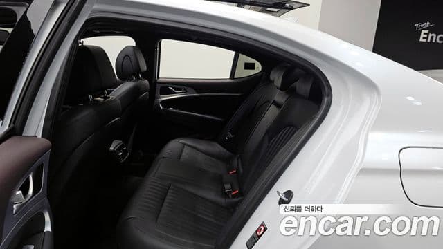 Genesis G70 Elite, 2019 12