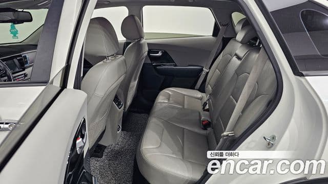 Kia Niro Noblesse, 2017 12