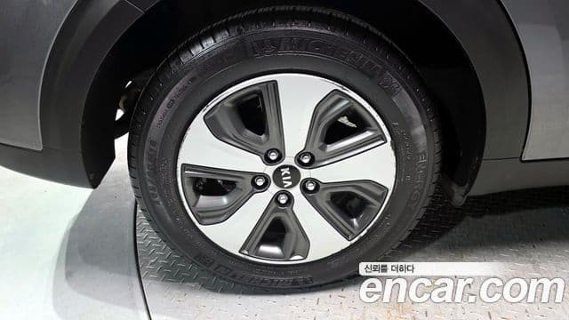 Kia Niro Noblesse, 2018 все фото