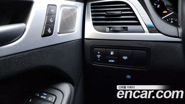 Genesis G80 Premium Luxury, 2017 17