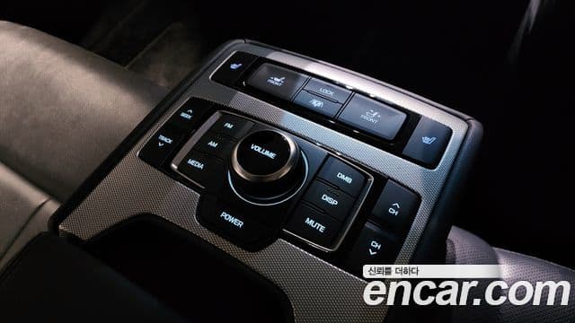 Genesis G80 Premium Luxury, 2017 19