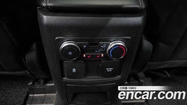 Ford Explorer 6세대, 2022 18