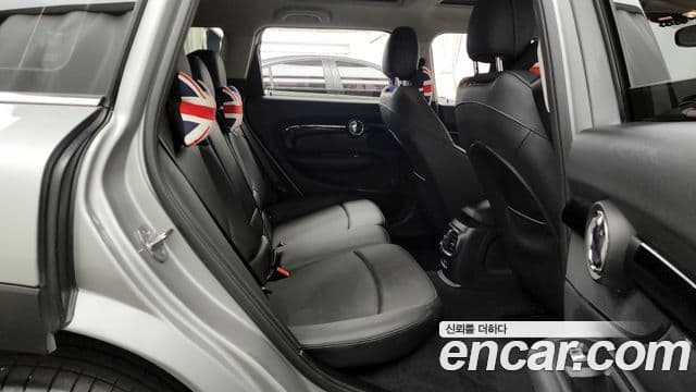 Mini Cooper 클럽맨 2세대, 2023 12