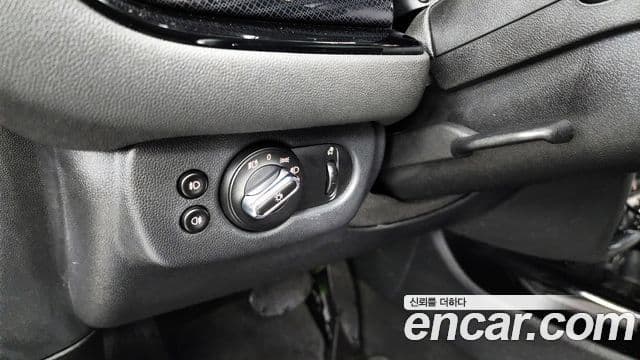 Mini Cooper 클럽맨 2세대, 2023 16