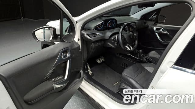 Peugeot 2008 1.6 BlueHDi Allure GC, 2018 10