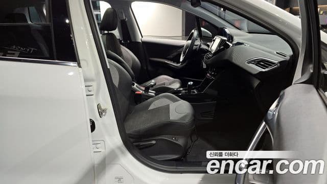 Peugeot 2008 1.6 BlueHDi Allure GC, 2018 11