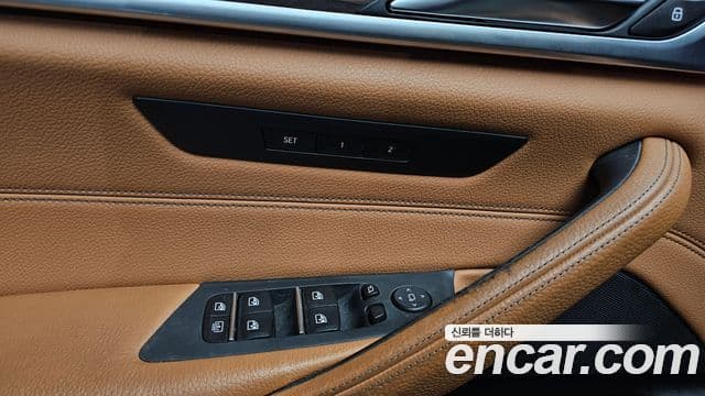 BMW 5시리즈 (G30) 520d M Sport Plus, 2017 12