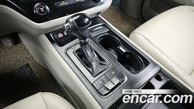 Kia All New Carnival Luxury, 2016 9