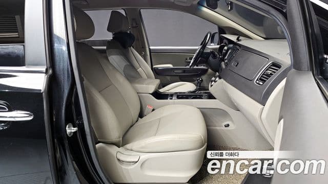 Kia All New Carnival Luxury, 2016 10