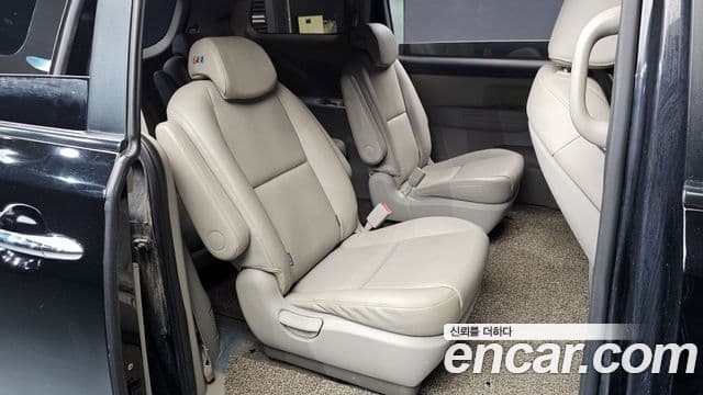 Kia All New Carnival Luxury, 2016 12