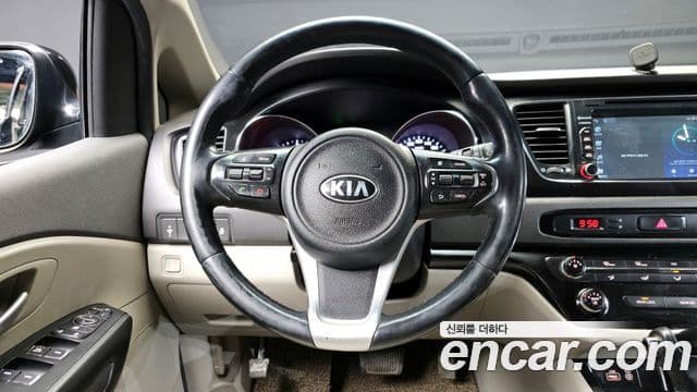 Kia All New Carnival Luxury, 2016 13