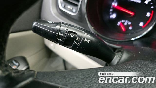 Kia All New Carnival Luxury, 2016 17