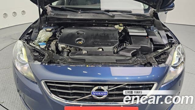 Volvo V40 2세대, 2015 6