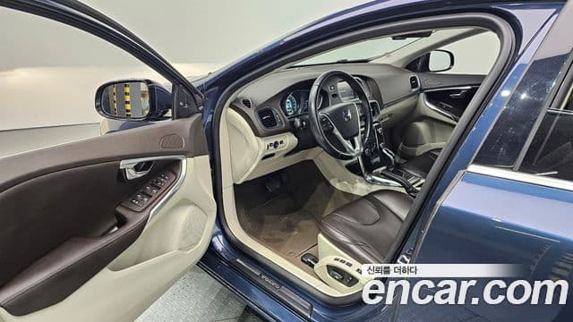 Volvo V40 2세대, 2015 11