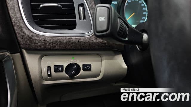 Volvo V40 2세대, 2015 19