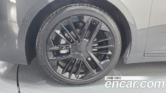 Kia The / новый New K8 гибрид Signature чёрный, 2025 все фото