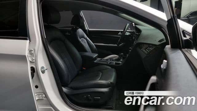 Hyundai LF Sonata Special, 2016 10