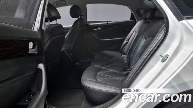 Hyundai LF Sonata Special, 2016 12