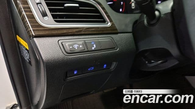 Hyundai LF Sonata Special, 2016 13