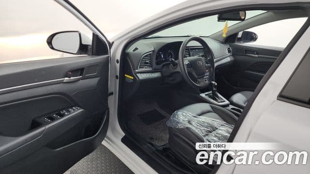 Hyundai Avante AD 1.6 GDI Value Plus, 2018 10