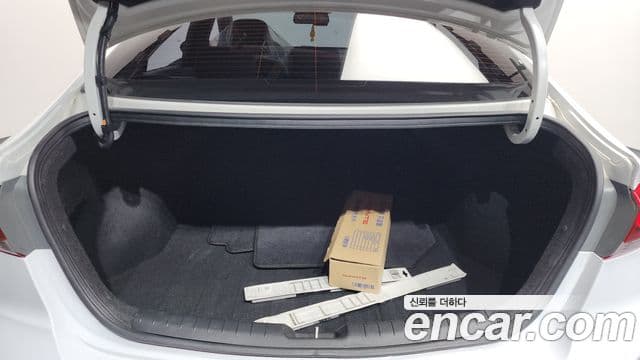 Hyundai Avante AD 1.6 GDI Value Plus, 2018 20