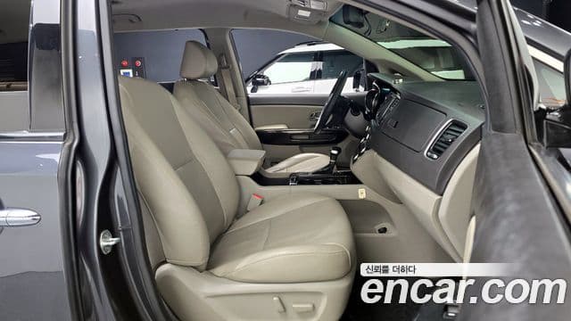 Kia All New Carnival Prestige, 2017 10