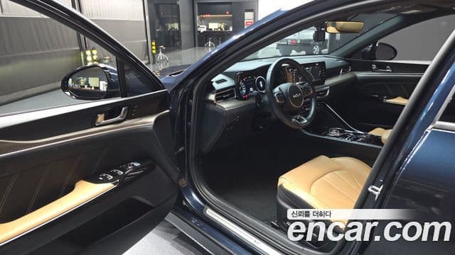 Kia K5 3세대 Signature, 2023 10