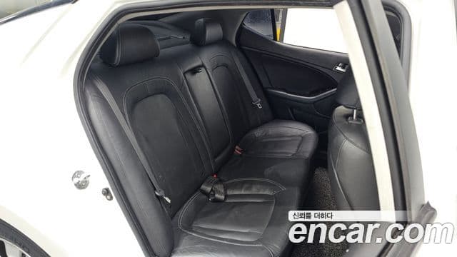 Kia K5 Luxury, 2011 12