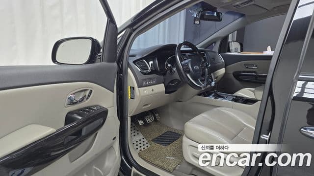 Kia All New Carnival President, 2016 10