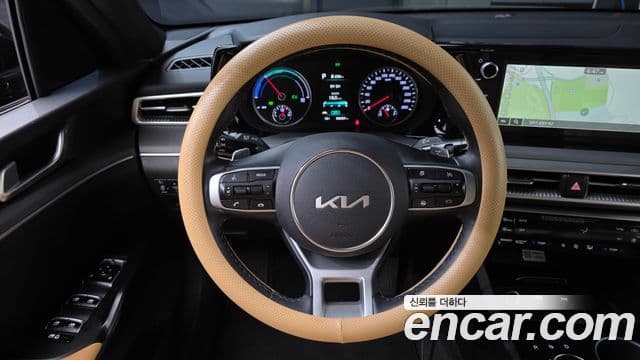 Kia K5 гибрид 3세대 Prestige, 2023 18
