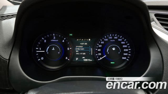 Hyundai Grandeur HG Premium, 2015 8