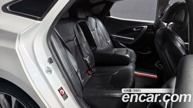 Hyundai Grandeur HG Premium, 2015 12