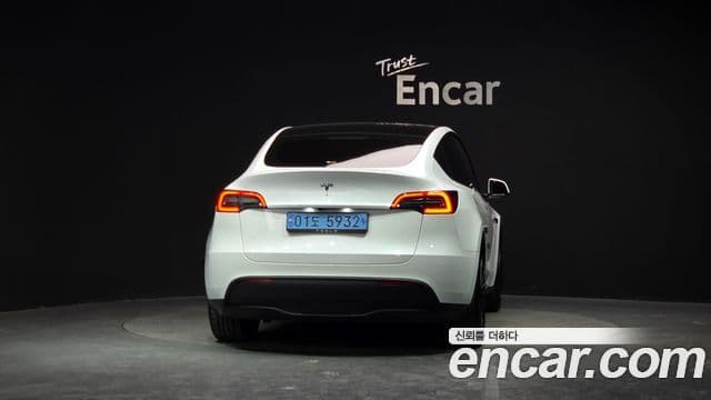 Tesla модель Y, 2024 4