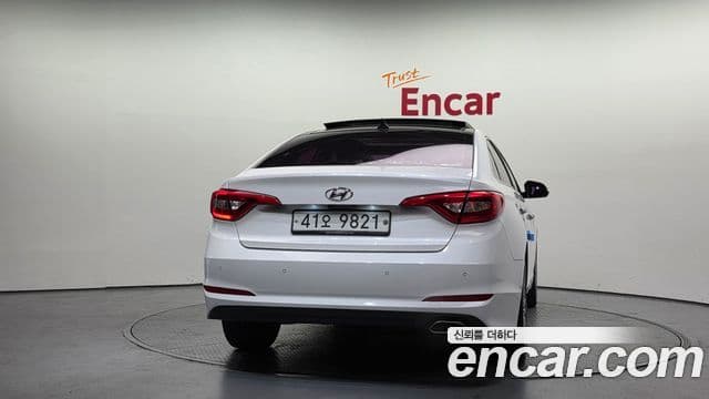 Hyundai LF Sonata Special, 2015 4