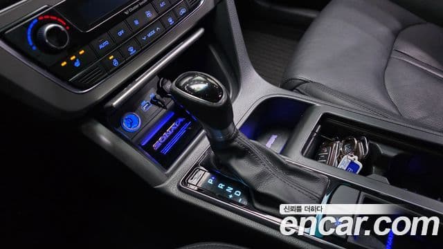 Hyundai LF Sonata Special, 2015 9