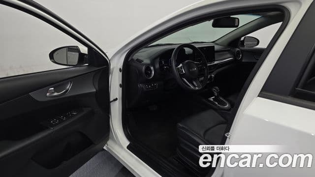 Kia The / новый New K3 2세대 Trendy, 2022 10