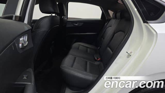 Kia The / новый New K3 2세대 Trendy, 2022 12