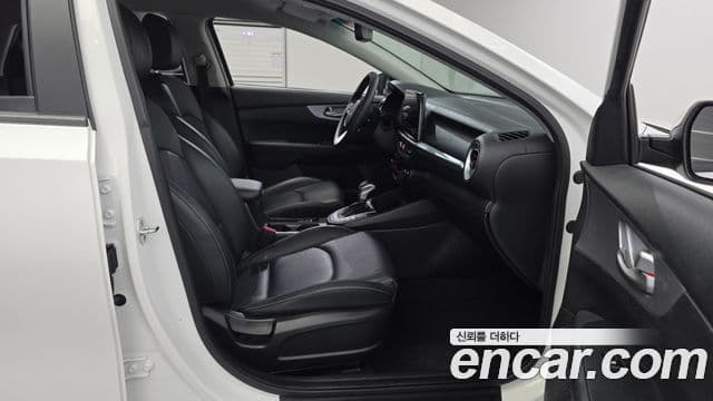 Kia The / новый New K3 2세대 Trendy, 2022 13