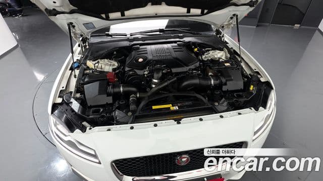 Jaguar XF (X260) 30d Portfolio, 2017 6