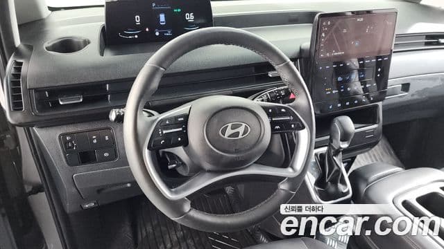 Hyundai Staria Modern, 2025 13