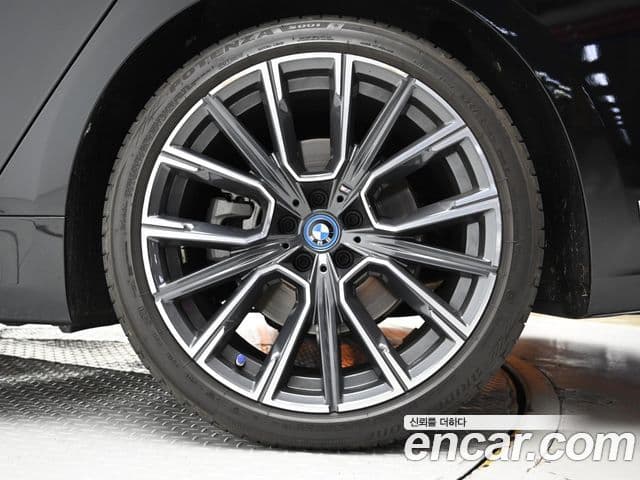BMW 7시리즈 (G11) 745e iPerformance M Sport, 2022 все фото