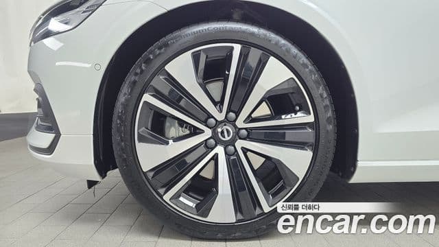 Volvo S60 3세대 B5 Ultimate Bright, 2023 все фото