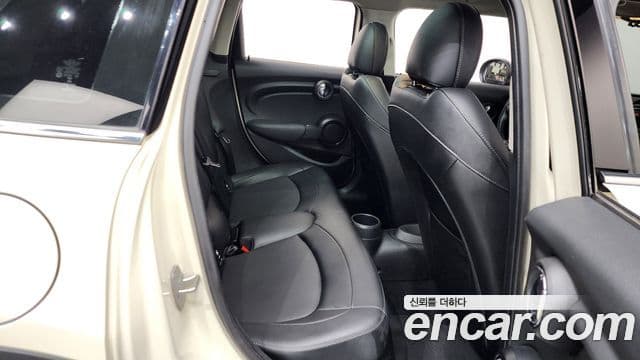 Mini Cooper D 3세대, 2018 12