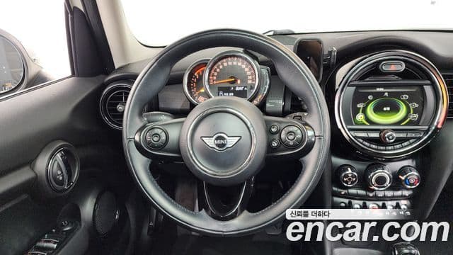 Mini Cooper D 3세대, 2018 13