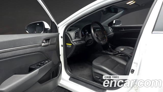 Hyundai Avante AD Modern, 2016 11